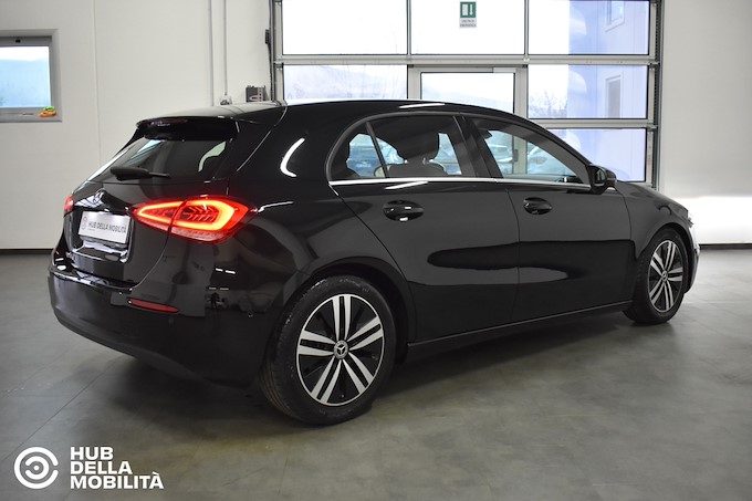 MERCEDES-BENZ A 180 d Automatic Business Sport Light